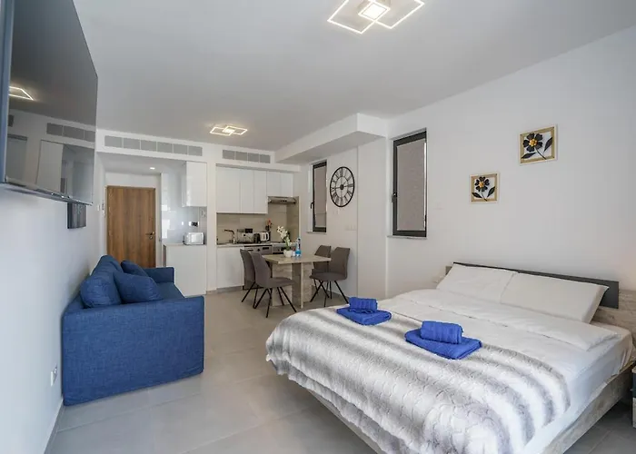 Hubstay - Suite 49 In Mackenzy