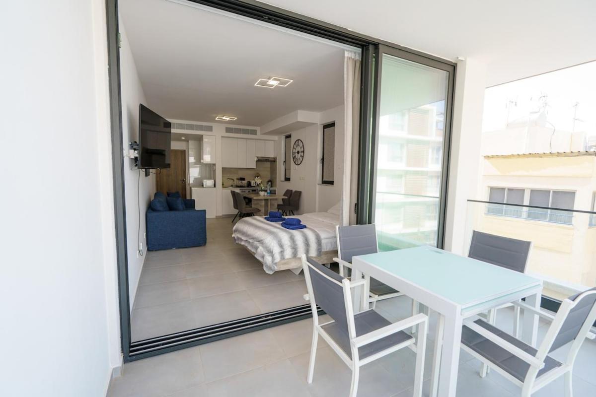 Hubstay - 49 In Mackenzy *